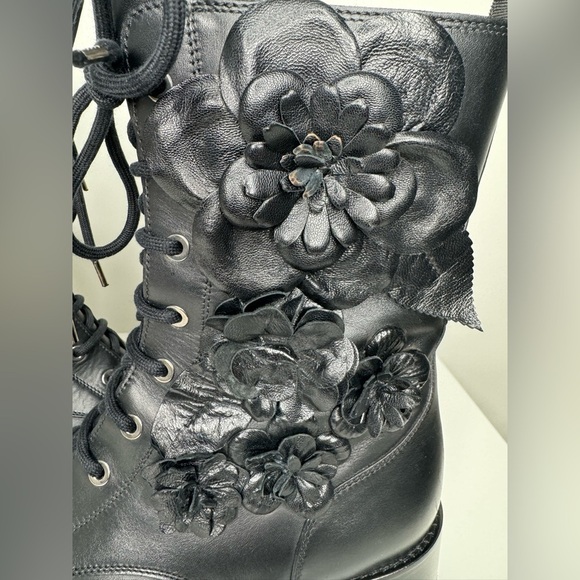 Valentino Garavani Leather Floral Print Combat Boots - A Perfect Fusion of Style - Picture 4 of 8